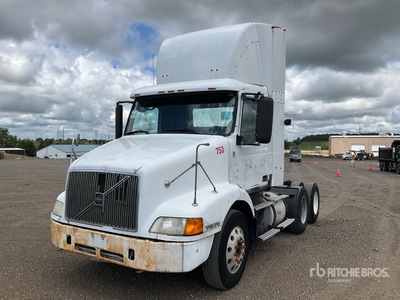 2002 Volvo VNM 6x4 Tracteur routier