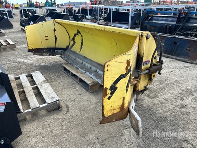Snow Wolf 84 in Snow Plow Blade  أداة دفع الثلج