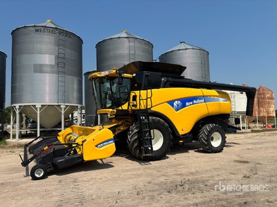 2012 New Holland CX8080 Cosechadora