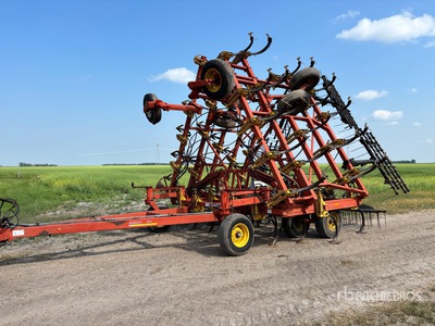 2010 Bourgault 8810 40 ft Cultivator