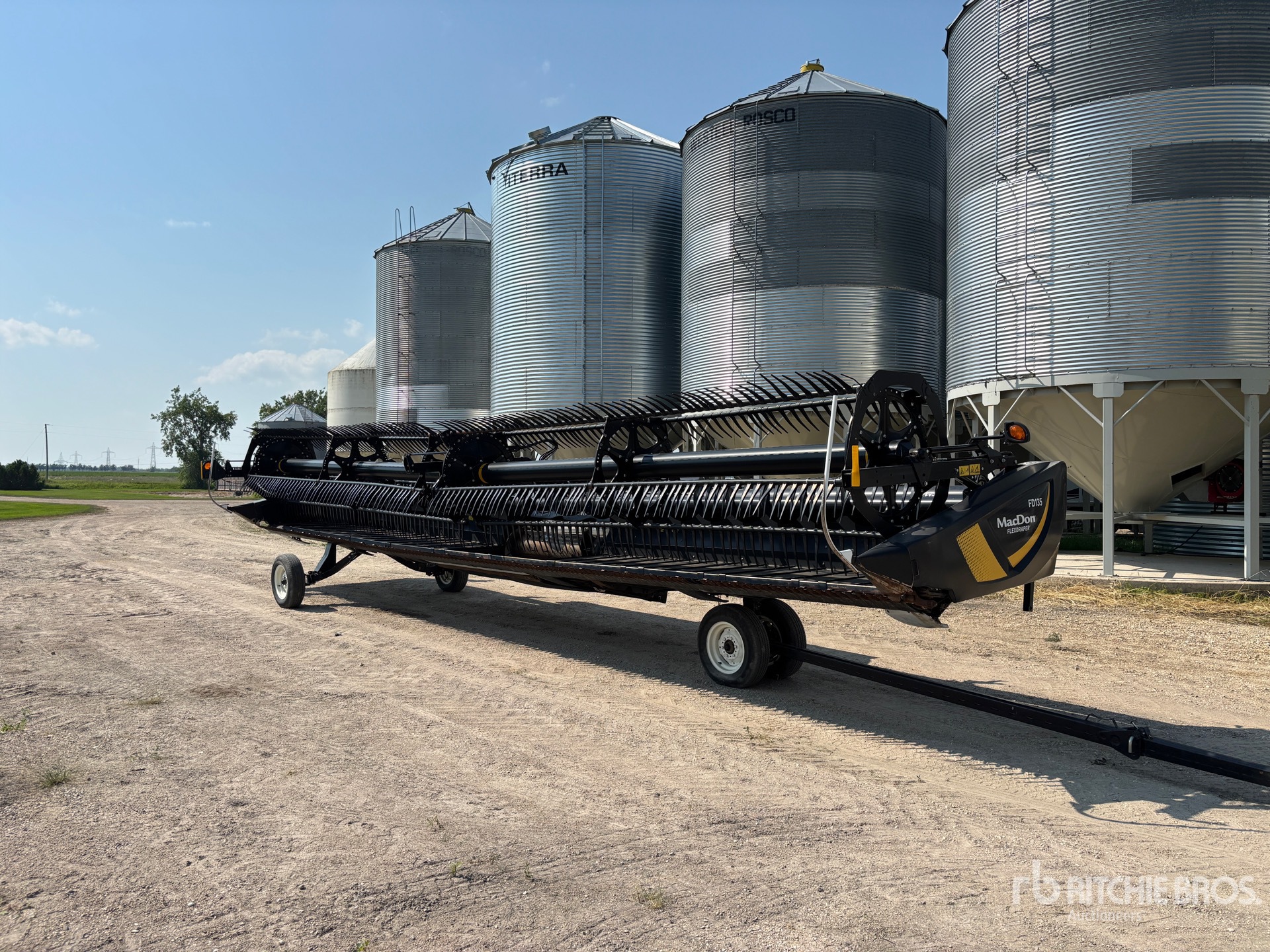 2021 MacDon FD135 35 ft Flex Draper Combine Header