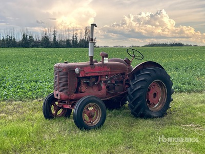 1950 International W4 2WD Antique Tractor