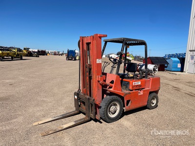 Hyster H60-xl 6600 lb Pneumatic Tire رافعة شوكية