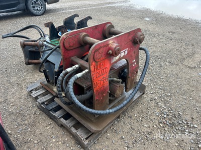 Quantity of (2) Plate Compactor Attachment Accessoire divers pour pelle