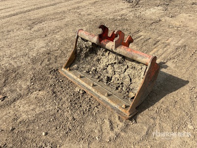 Kubota K99750 34 in Cleanup Excavator Bucket - Fits Kubota U74