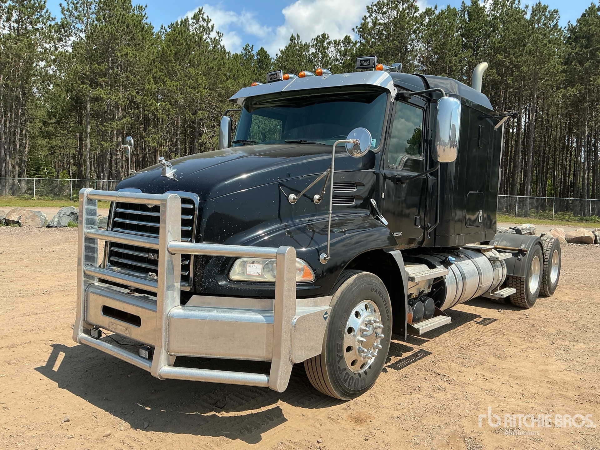 2018 Mack CXU613 6x4 T/A Sleeper Truck Tractor