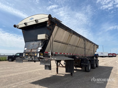 2011 Trail King 38 ft Tri/A نصف مقطورة تستخدم لسحب المواد السائبة