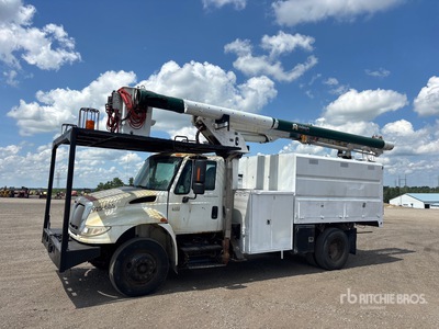 Altec on 2005 International 4400 4x2 Forestry Chipper Body Bucket Truck