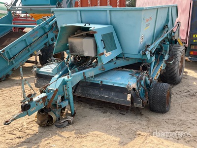 2013 Kassbohrer Gelandefahrzeug Beach Tech  3000 Tow- Behind Hydraulic Beach Cleaner