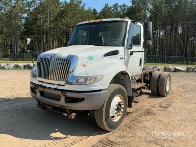 2014 International 4300 4x2 Cab and Chassis
