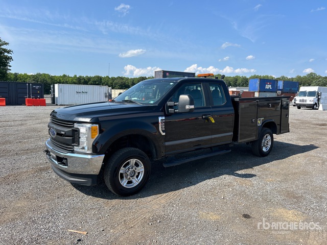 2017 Ford F-250 XL 4x4 Extended Cab Utility Truck