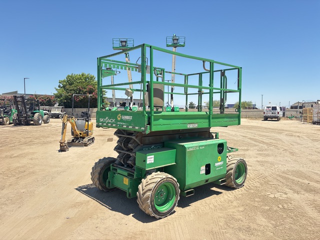 2017 Skyjack SJ6832 RT Dual Fuel 4x4 Scissor Lift