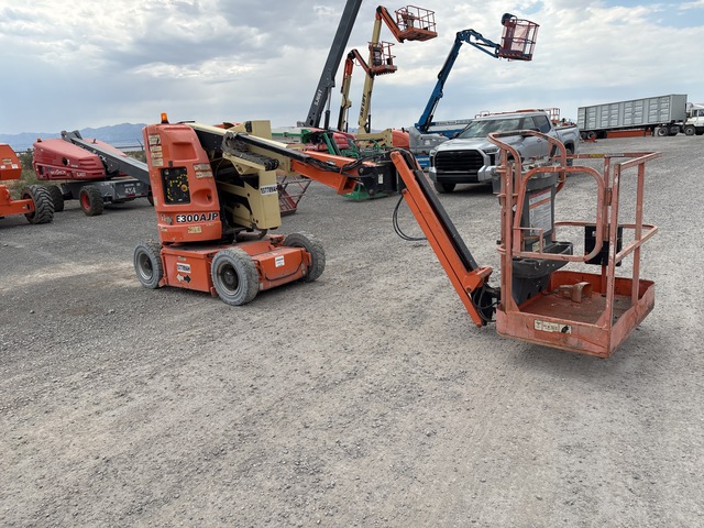 2014 JLG E300AJP 2WD Electric Articulating Boom Lift