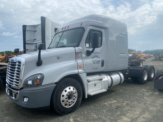 2018 Freightliner Cascadia 125 6x4 T/A Sleeper Truck Tractor