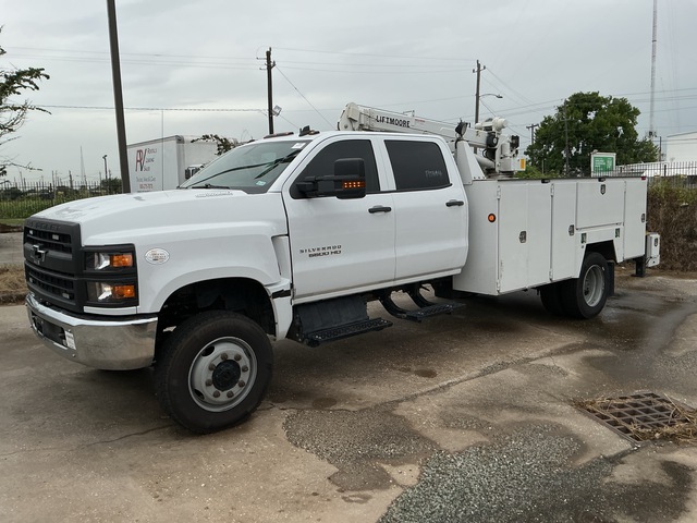 2022 Chevrolet Silverado 5500HD 4x4 Crew Cab Service Truck