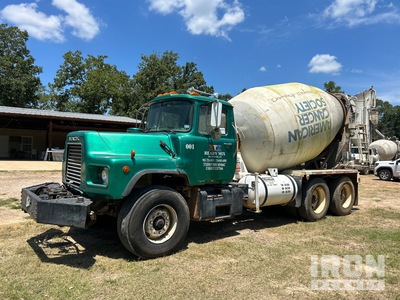 1999 Mack DM690SX 6x4 Beton-Fahrmischer