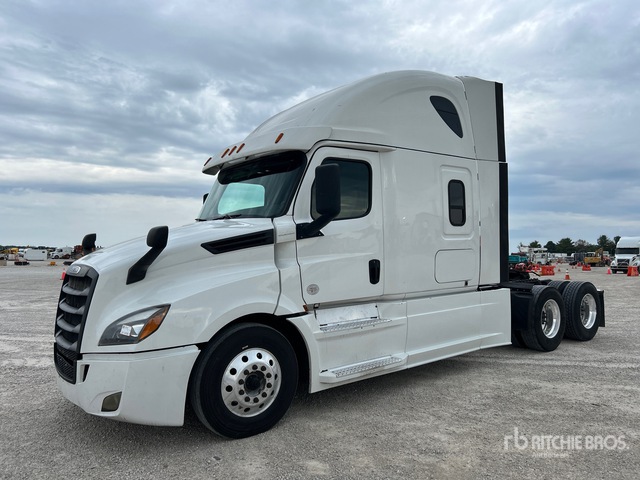 2019 Freightliner Cascadia 126 6x4 **Rebuilt Title** T/A Sleeper Truck Tractor