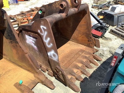 Hendrix 70 in Excavator Bucket