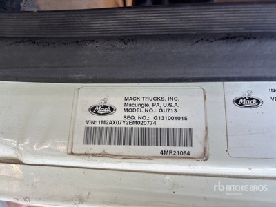2014 Mack GU713 8x4 Tri/A-kiepwagen