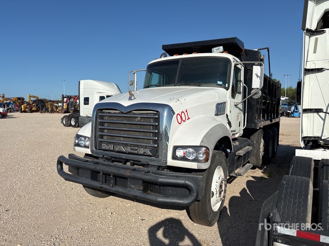2014 Mack GU713 8x4 Tri/A Dump Truck
