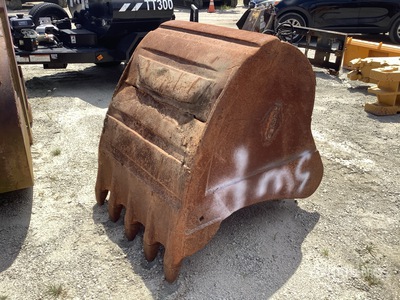Hensley 36 in Digging Excavator Bucket