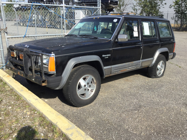 1990 Jeep Cherokee Laredo 4x4 SUV