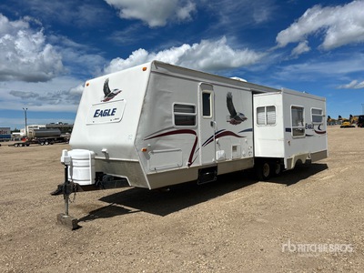 2005 Jayco 30 ft T/A Travel Trailer