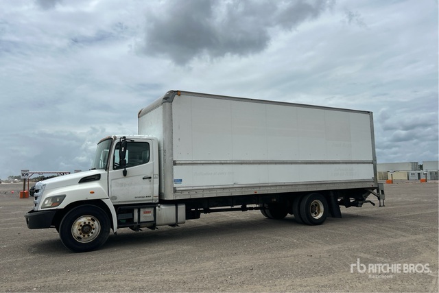 2017 Hino 268 4x2 Van Truck