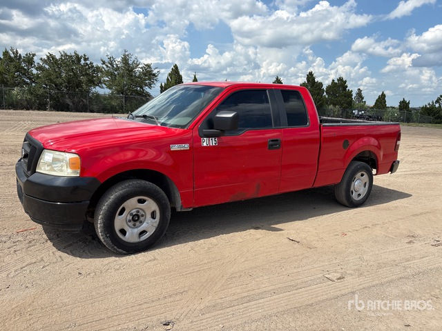 2005 Ford F-150 4x2 Extended Cab Pickup