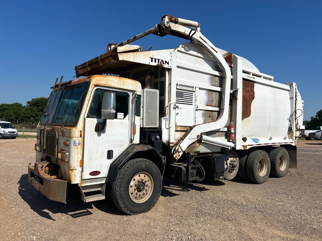 2016 Peterbilt 320 8x4 Front Loader Waste Collection Truck