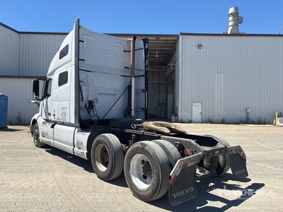 2021 Volvo VNL760 6x4 Tracteur routier couchette