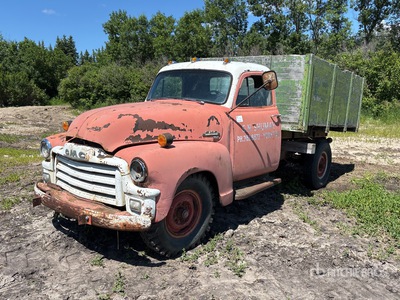 GMC 9430 4x2 Grain Truck (Inoperable)
