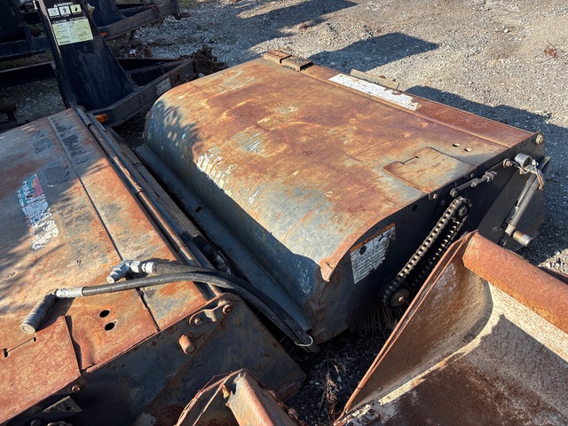 2016 Bobcat 72 Sweeper 72 in Skid Steer Broom 2016 Bobcat 72 Sweeper 72 in Skid Steer Broom
