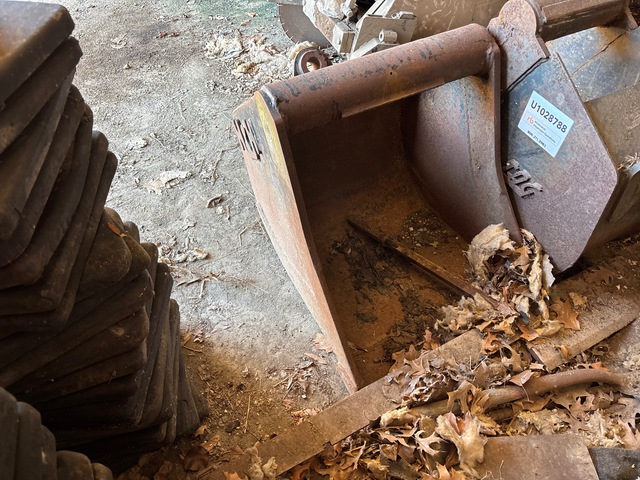 24 in Digging Excavator Bucket - Fits John Deere 410 24 in Digging Excavator Bucket - Fits John Deere 410