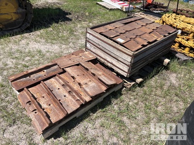 Quantity of 24 in Single Bar Grouser Pads - Fits Cat D7