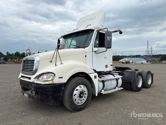 1FUJA6CG03LL71054 Freightliner Columbia 120 Photo 1
