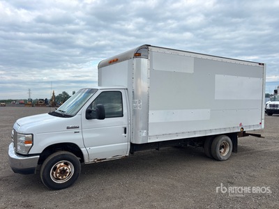 2015 Ford E-450 4x2 Van Truck