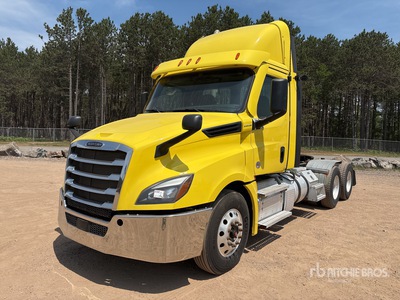 2021 Freightliner Cascadia 126 6x4 T/A Day Cab Truck Tractor