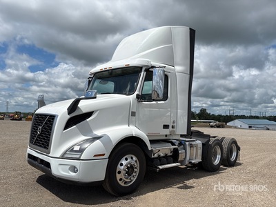 2020 Volvo VNR 6x4 T/A Day Cab Truck Tractor