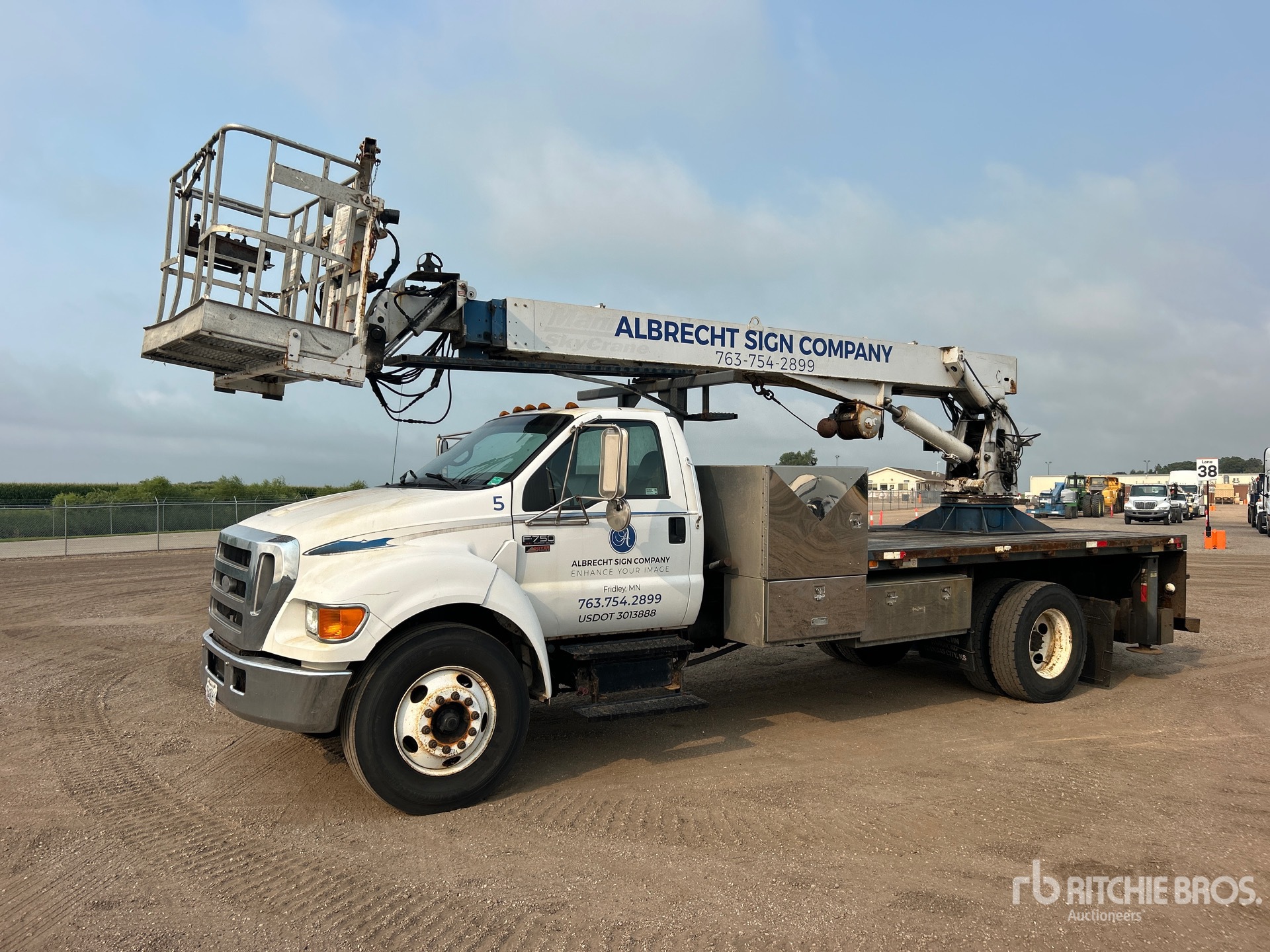 Manitex SC62 62 ft on 2007 Ford F-750 4x2 Bucket Truck