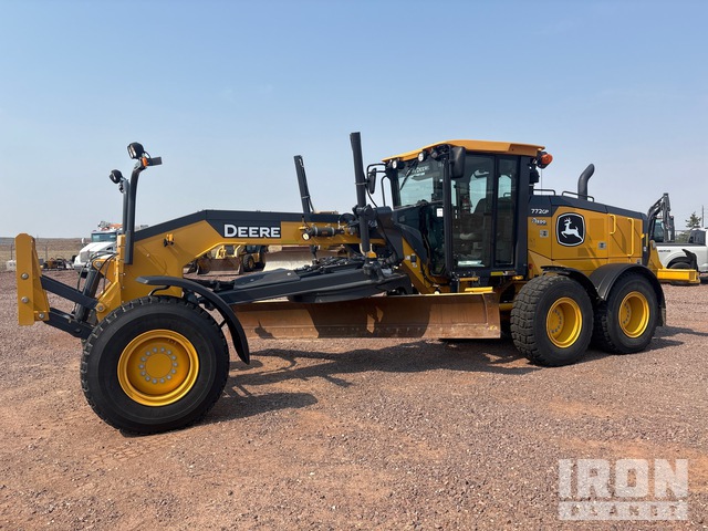 2023 John Deere 772GP