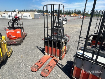 Toyota 8HBE30 6000 lb Electric رافعة الباليت