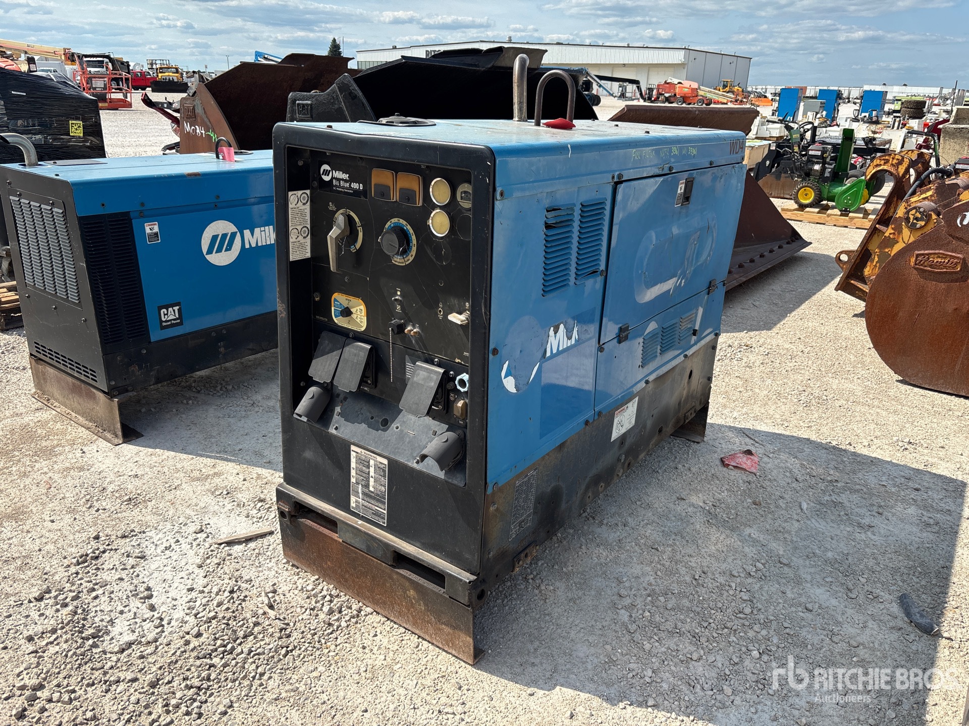 2009 Miller Big Blue 400D 400 A Multi-Process Engine Driven Welder