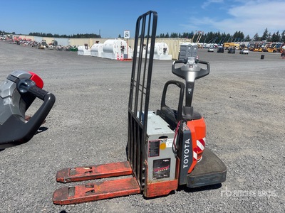Toyota 8HBE30 6000 lb Electric رافعة الباليت