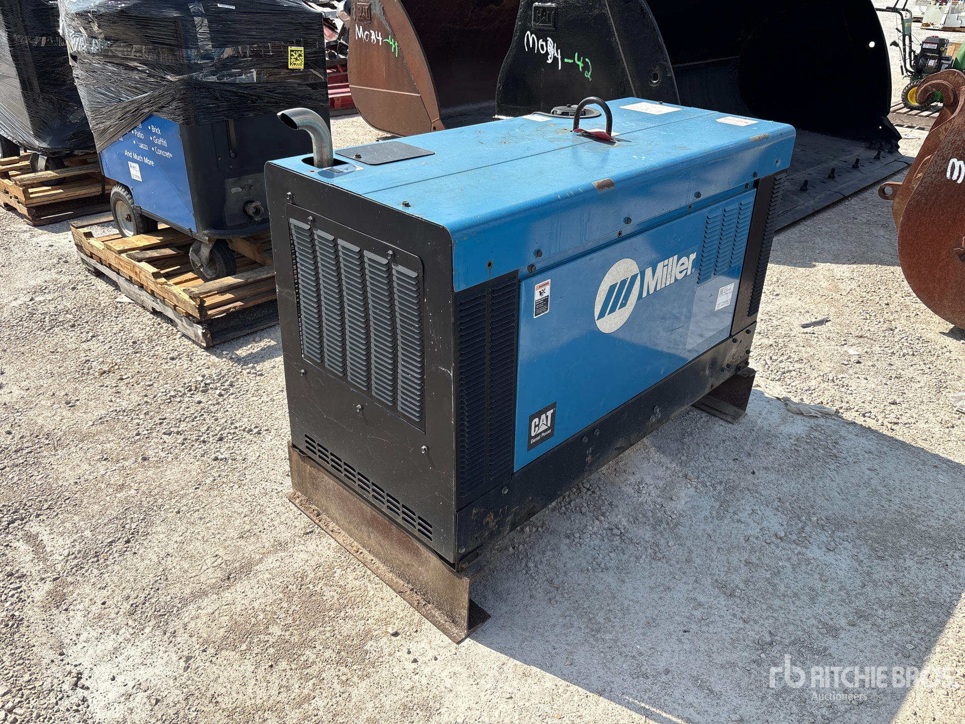 2014 Miller Big Blue 400 Pro 400 A Multi-Process Engine Driven Welder