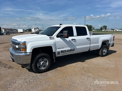 2018 Chevrolet Silverado 2500HD 4x4 Crew Cab Pickup