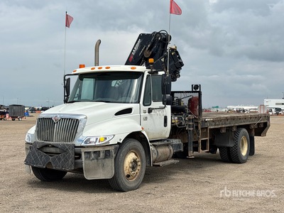2007 Hiab 200C-3 7000 kg Knuckle Boom on 2007 International Durastar 4300 4x2 Boom Truck