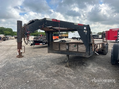 2007 24 ft T/A Gooseneck Utility Trailer