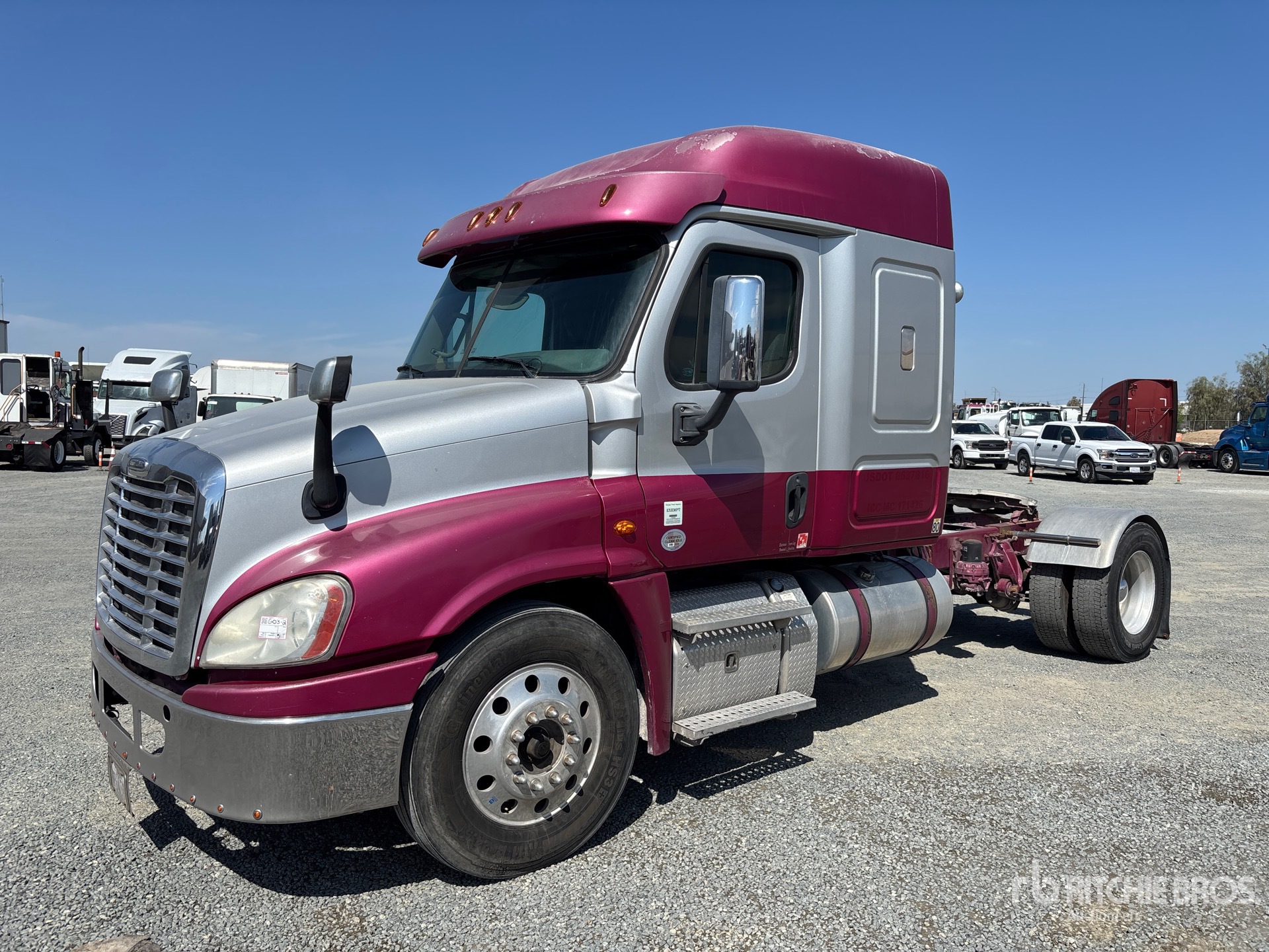 2015 Freightliner Cascadia 125 4x2 S/A Sleeper Truck Tractor