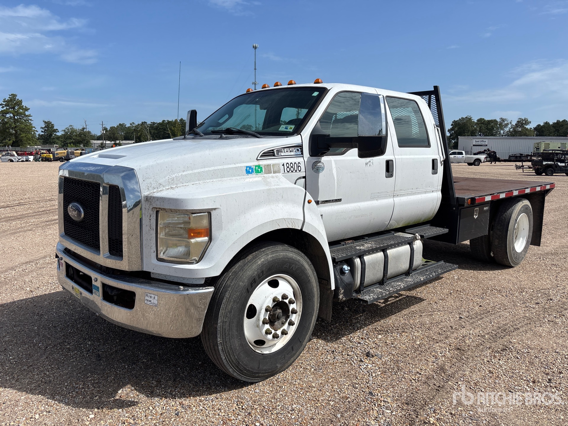 2018 Ford F-650 4x2 Crew Cab Flatbed Truck